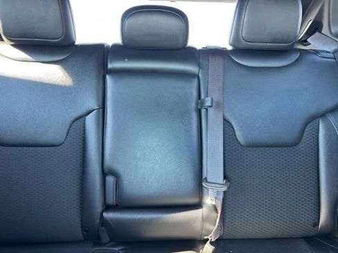 Used 2024 Jeep Compass Latitude w/ Altitude Special Edition image 28