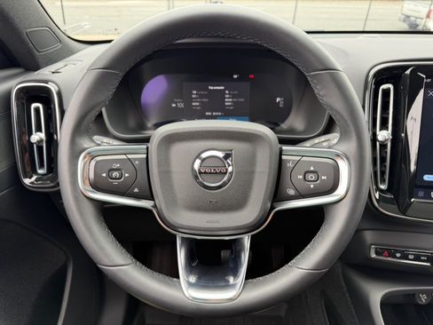 Used 2023 Volvo C40 P8 Recharge Plus w/ Protection Package Premier AWD/4WD image 11