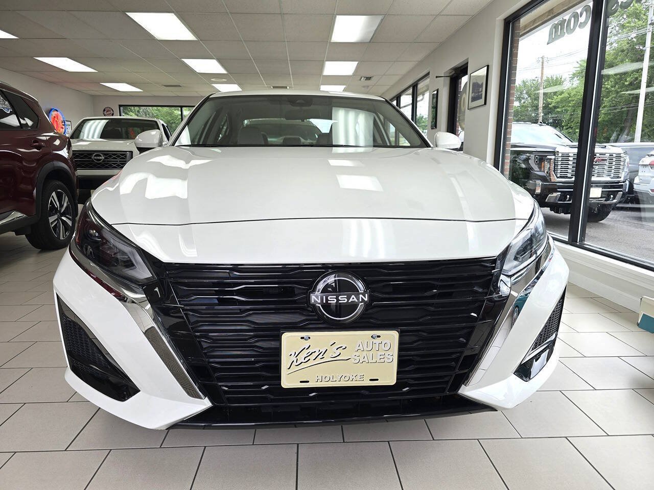 Used 2023 Nissan Altima 2.5 SV AWD/4WD image 6
