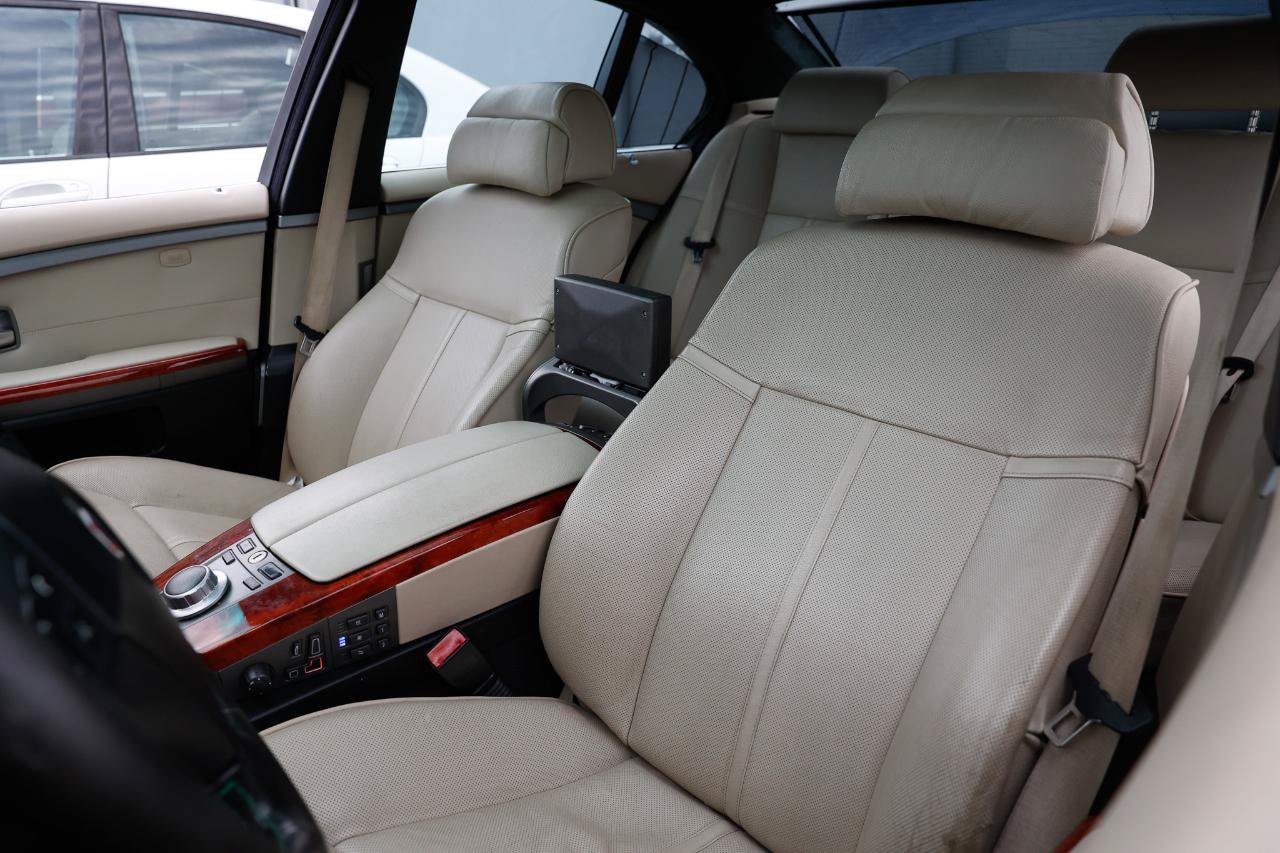 Used 2008 BMW ALPINA B7 w/ Rear Entertainment Pkg RWD image 8