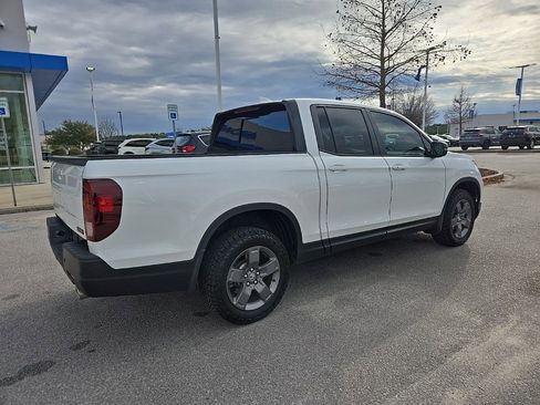 Used 2025 Honda Ridgeline TrailSport image 7