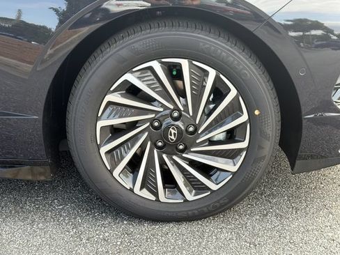 New 2026 Hyundai Sonata Limited FWD image 14
