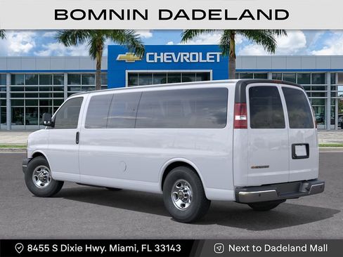 New 2026 Chevrolet Express 3500 LT w/ LT Preferred Equipment Group RWD image 4