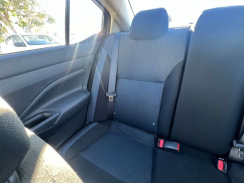 Used 2025 Nissan Versa SV image 39