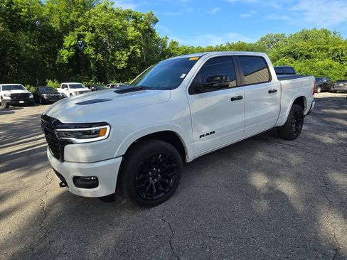 Used 2025 RAM 1500 Limited AWD/4WD image 2