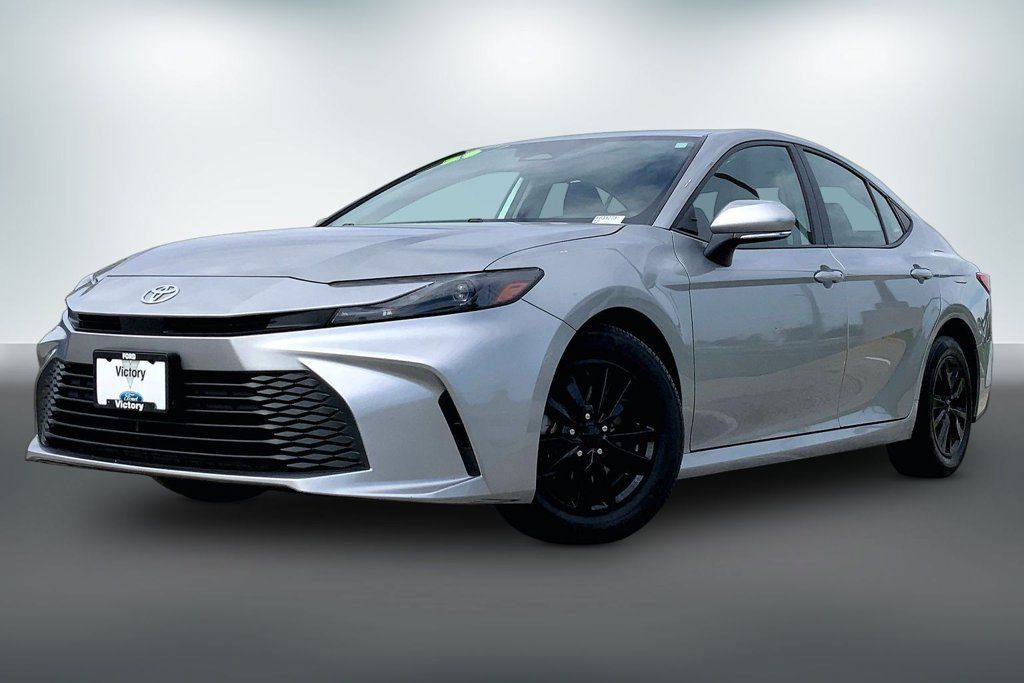 Used 2025 Toyota Camry LE FWD image 2