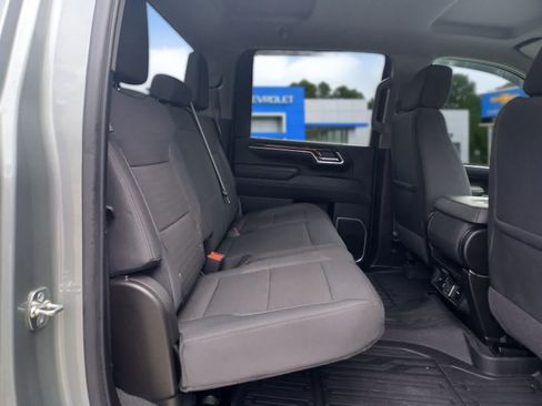 Used 2025 GMC Sierra 2500 SLE w/ SLE Value Package; AWD/4WD image 18