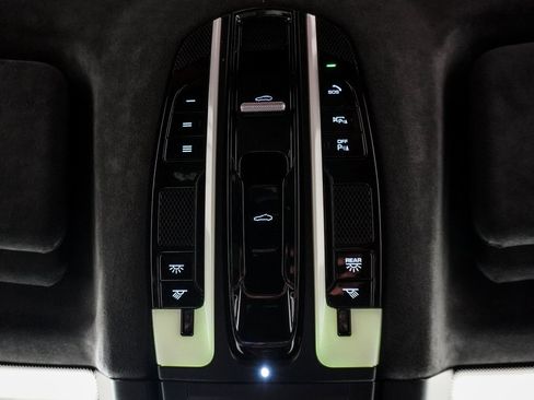 Used 2021 Porsche Cayenne Turbo image 54