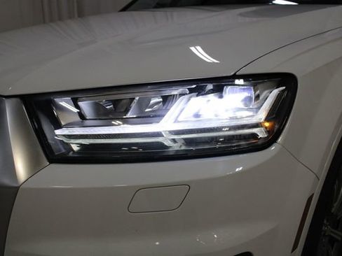 Used 2019 Audi Q7 3.0T Premium Plus AWD/4WD image 35