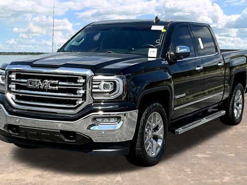 Used 2018 GMC Sierra 1500 SLT image 2