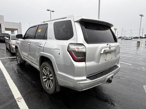 Used 2017 Toyota 4Runner Limited AWD/4WD image 3