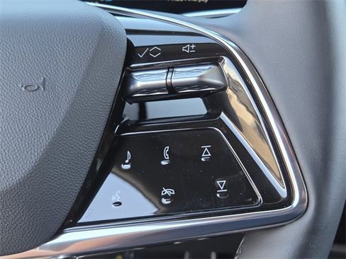 New 2025 Cadillac Optiq Luxury 1 image 22