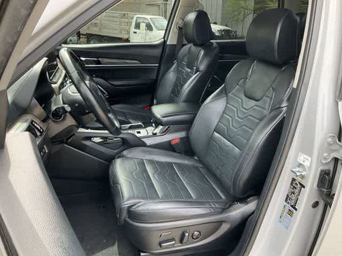 Used 2022 Kia Telluride SX w/ SX Prestige Package image 13