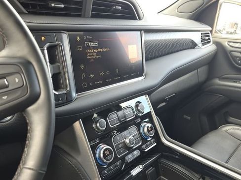 Used 2023 GMC Yukon Denali image 30