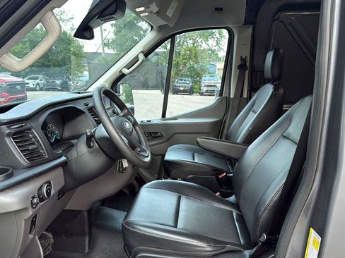 Used 2022 Ford Transit 250 148 High Roof AWD image 9