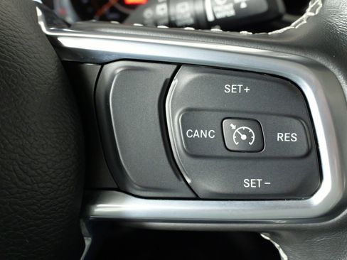 Used 2021 Jeep Wrangler Unlimited Sahara image 43