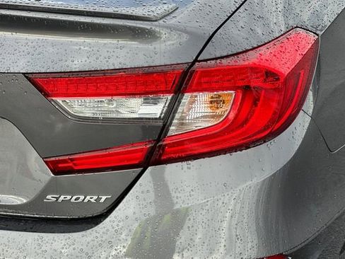 Used 2018 Honda Accord Sport image 29