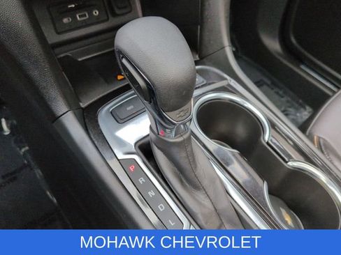Used 2024 Chevrolet Equinox Premier AWD/4WD image 17