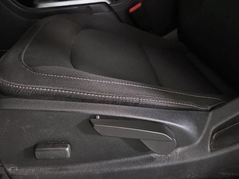 Used 2022 Chevrolet Colorado LT w/ Fleet Safety Package RWD image 25