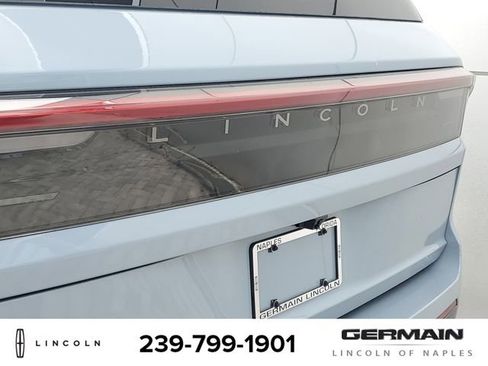 New 2026 Lincoln Navigator Reserve AWD/4WD image 16