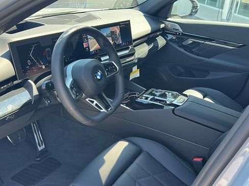 Used 2026 BMW 530i w/ M Sport Package RWD image 13