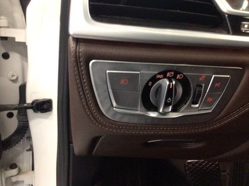 Used 2016 BMW 750i xDrive AWD/4WD image 21