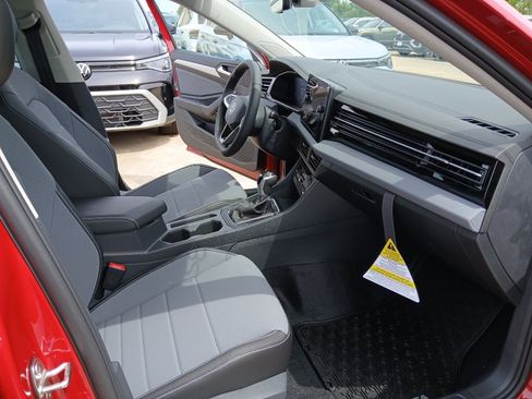 New 2026 Volkswagen Jetta SE FWD image 20