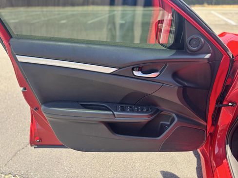 Used 2021 Honda Civic Sport image 4