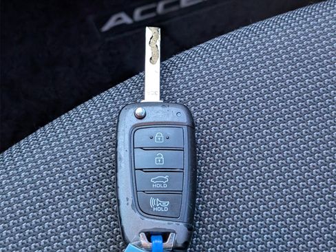 Used 2020 Hyundai Accent SE image 25