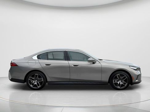 New 2027 BMW 530i RWD image 4