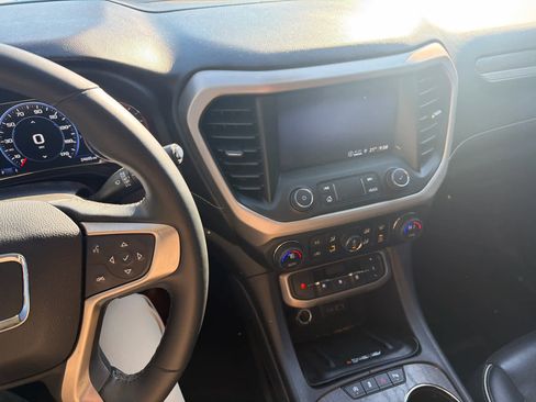 Used 2023 GMC Acadia Denali image 11