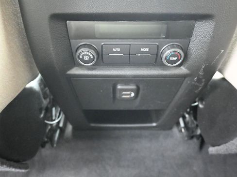 Used 2023 Chevrolet Traverse LS AWD/4WD image 19