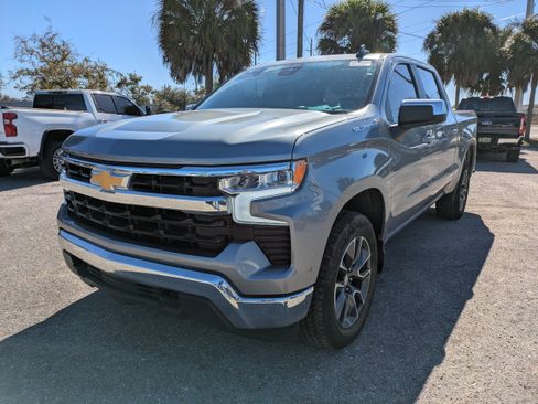 Used 2023 Chevrolet Silverado 1500 LT AWD/4WD image 8