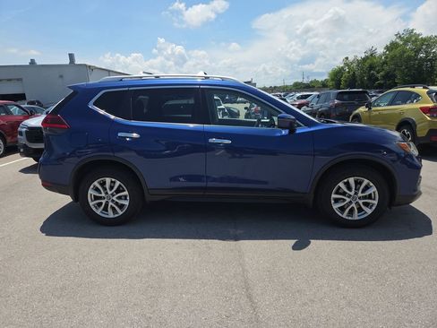 Used 2020 Nissan Rogue SV FWD image 4
