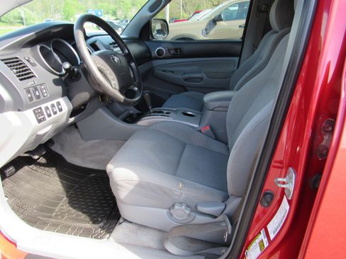 Used 2011 Toyota Tacoma 4x4 Double Cab w/ TRD Off-Road Pkg image 23