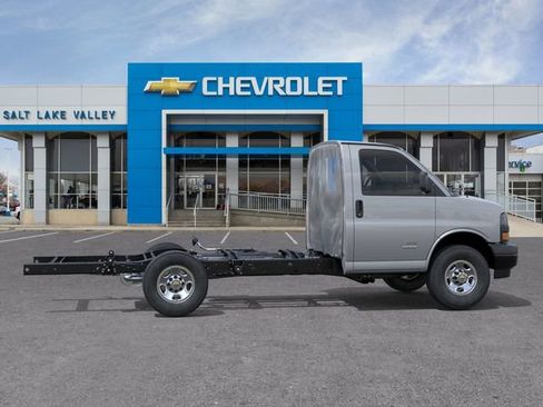 New 2026 Chevrolet Express 3500 image 5