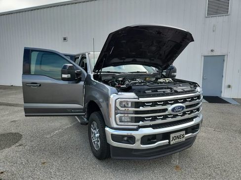 Used 2025 Ford F250 Lariat AWD/4WD image 30