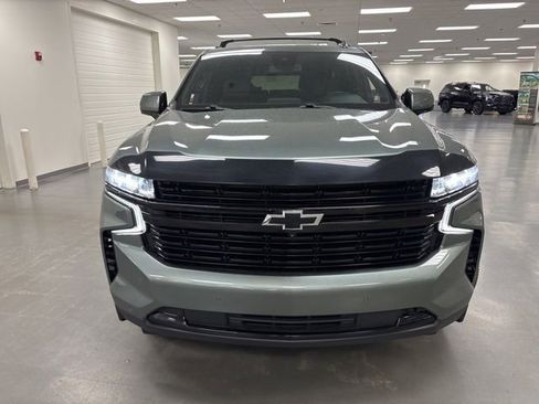 Used 2023 Chevrolet Suburban RST w/ Luxury Package AWD/4WD image 2