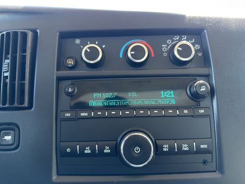 Used 2022 GMC Savana 3500 Extended w/ Power Convenience Package image 24