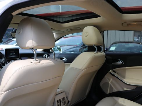 Used 2016 Mercedes-Benz GLA 250 image 34