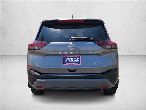 Used 2022 Nissan Rogue SV FWD image 6