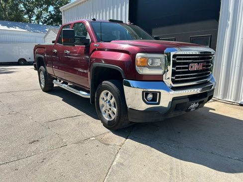 Used 2015 GMC Sierra 2500 SLE w/ SLE Preferred Package AWD/4WD image 2