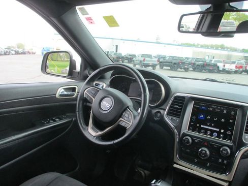 Used 2014 Jeep Grand Cherokee Laredo w/ Security & Convenience Group image 22