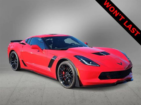 Used 2016 Chevrolet Corvette Z06 w/ 3LZ Preferred Equipment Group image 2