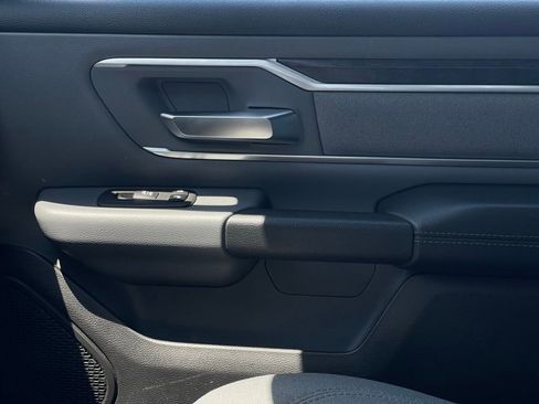 Used 2022 RAM 1500 Big Horn AWD/4WD image 36