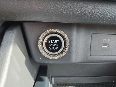 Used 2023 Nissan Rogue SV FWD image 29