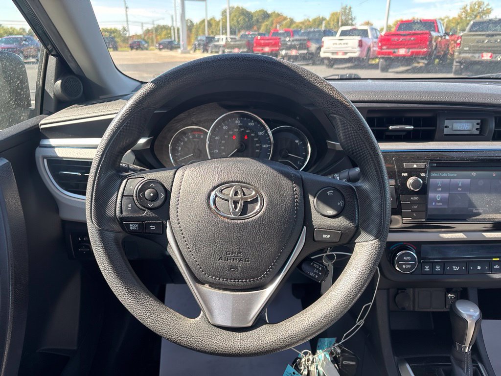 Used 2015 Toyota Corolla LE FWD image 30