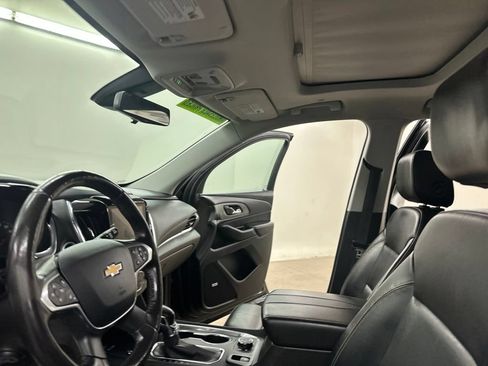 Used 2021 Chevrolet Traverse Premier w/ Redline Edition AWD/4WD image 36