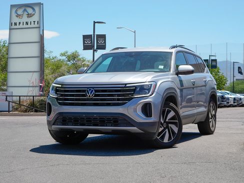 Used 2024 Volkswagen Atlas SE FWD image 1