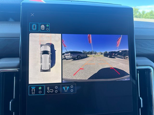 Used 2025 GMC Yukon Denali w/ Sun & Power Step Package AWD/4WD image 36